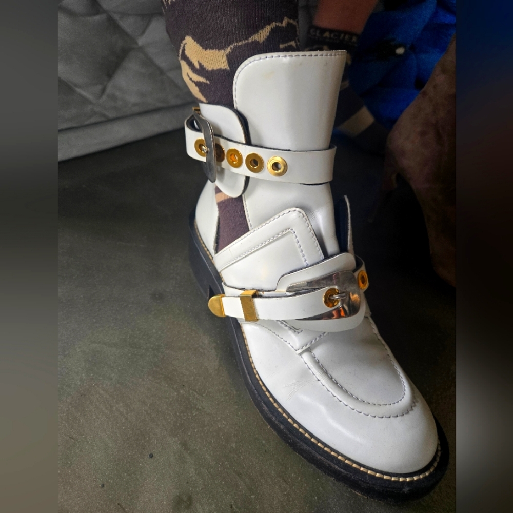 BALENCIAGA Leather Buckle Boots